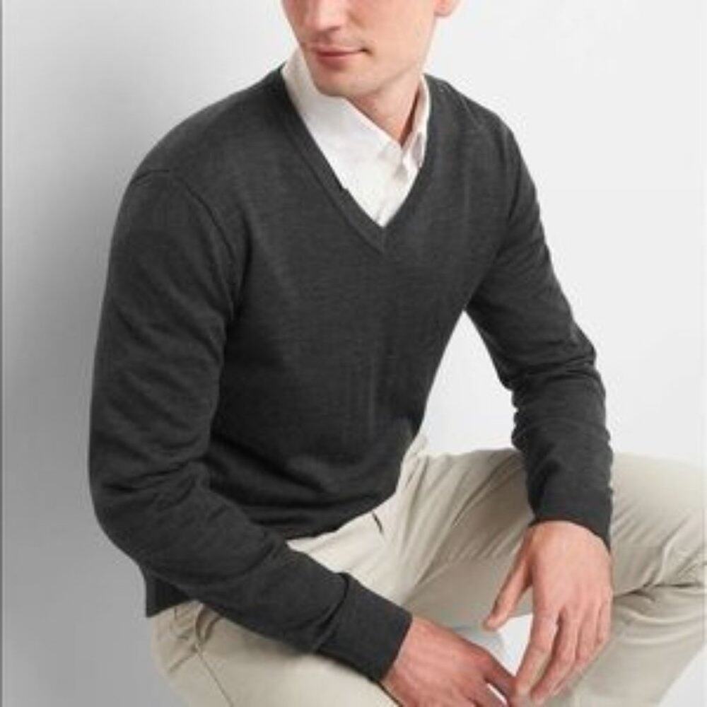 Gap 100% Merino Wool V Neck Grey Sweater Medium Men's